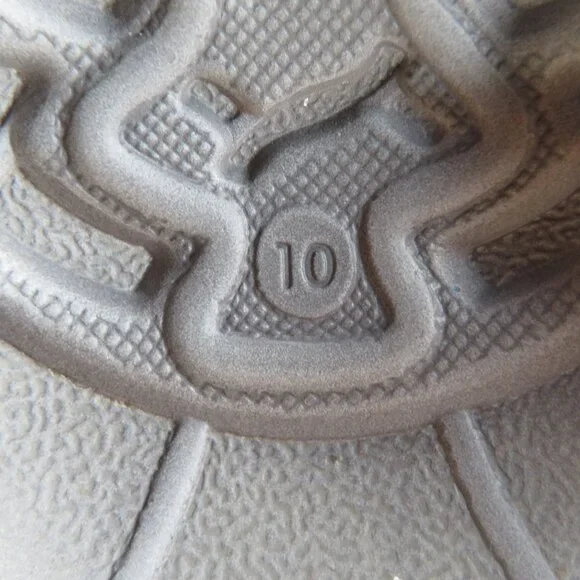 NWOT BearPaw Roxy Gray Suede Boot Size 10 - Picture 7 of 8